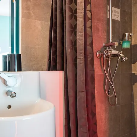 Apartment Charming In The Heart Of Lisbon