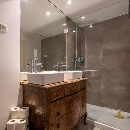 Charming In The Heart Of Apartment Lisbon